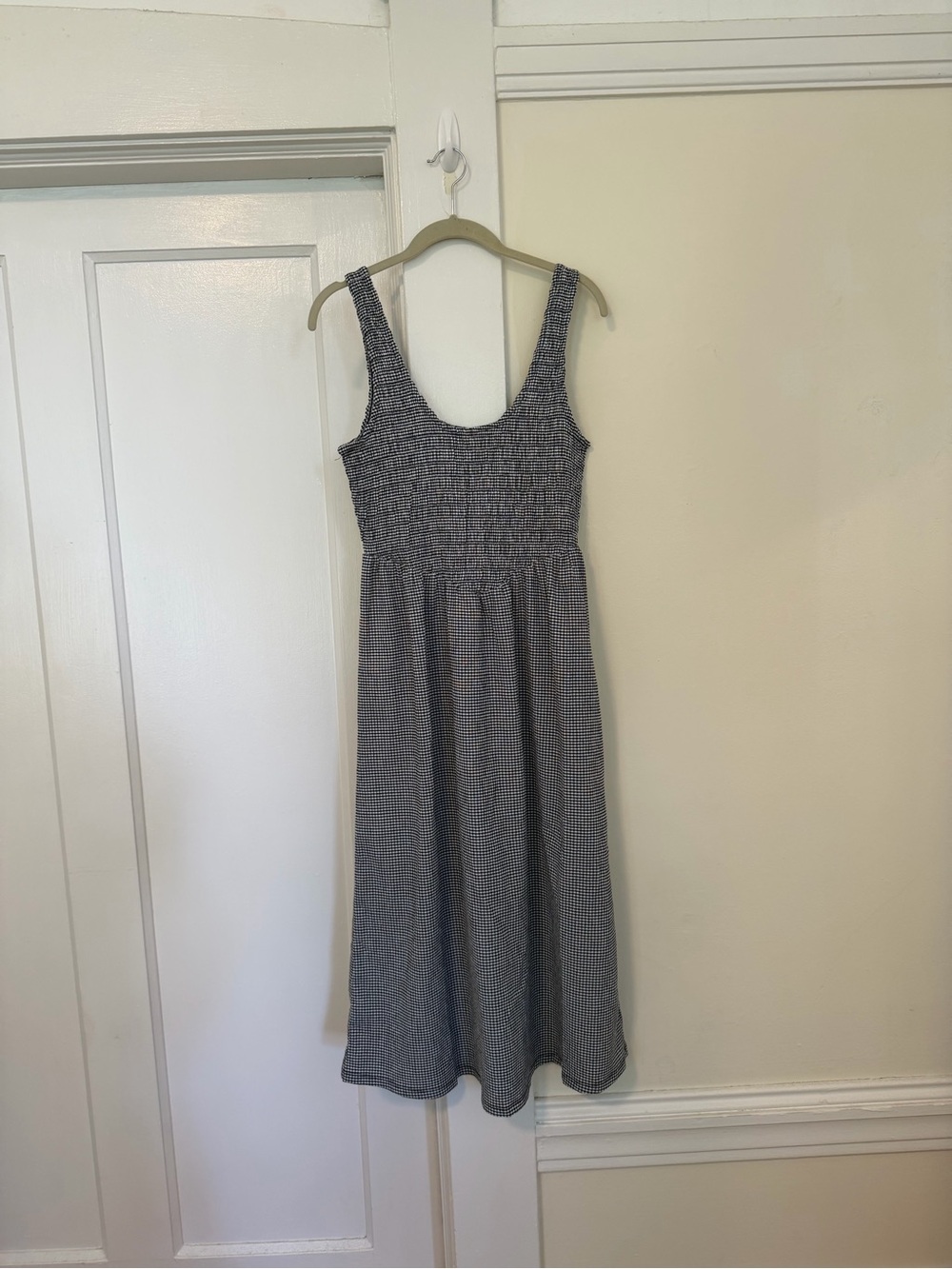 Old Navy Navy Gingham Smocked Midi Dress - Picture 5 of 7